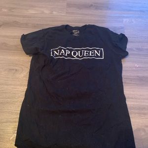Black t shirt